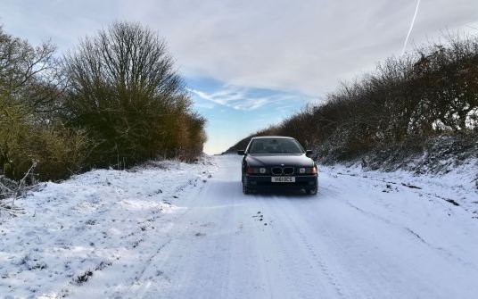A couple inches of snow is proving to be no trouble for the E39.